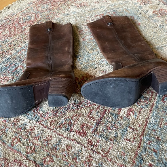 Frye | Jackie Button | Dark Brown - Picture 2 of 7